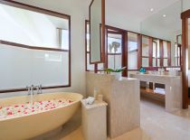 Villa Rose in Pandawa Cliff Estate, Bathroom